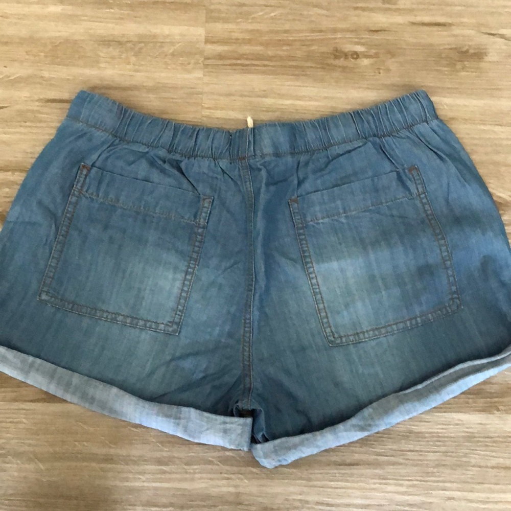 Shorts - Picture 2 of 2